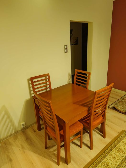 Stół drewniany 90x90cm rozkładany do 225cm + 4 krzesła