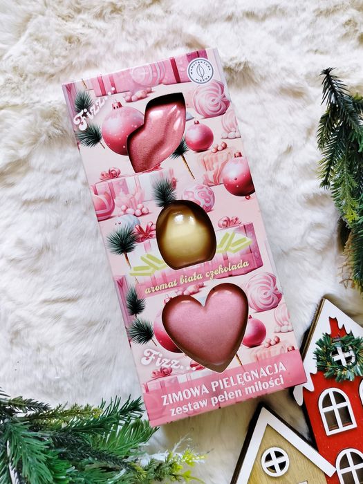 Nowy zestaw prezentowy święta mikołajki kule do kąpieli balsam do ust