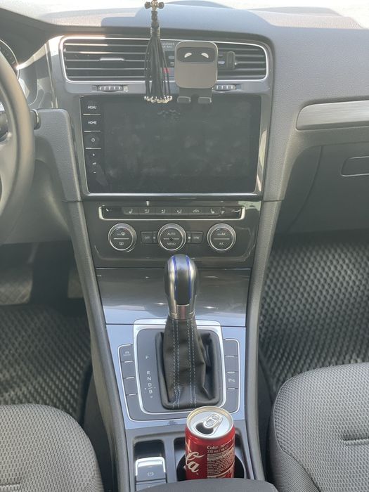 Продам Volkswagen e-Golf 2019