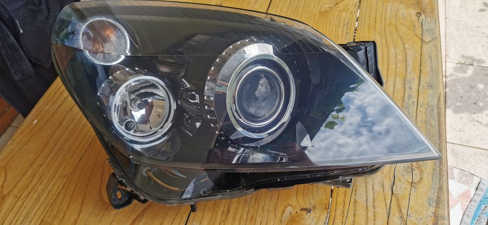 lampa Bixenon skrętny prawy opel astra h