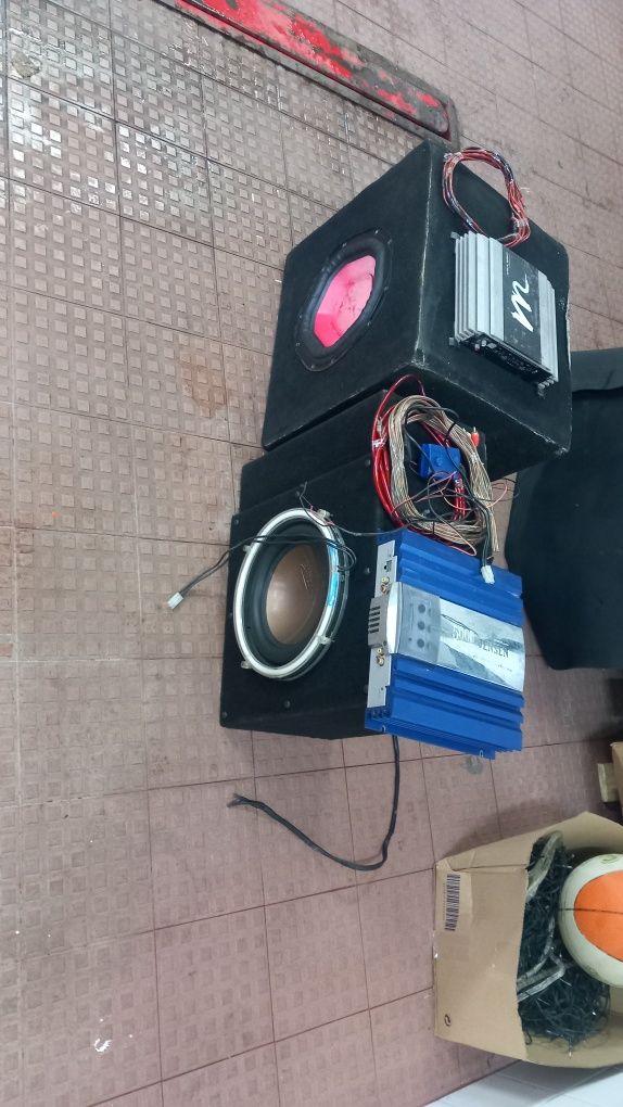 Subwoofers e amplificadores