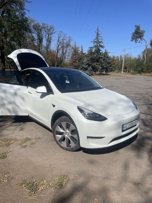 Tesla model y long ranqe