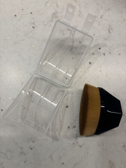 Płaski pędzel do podkladu Topestetic