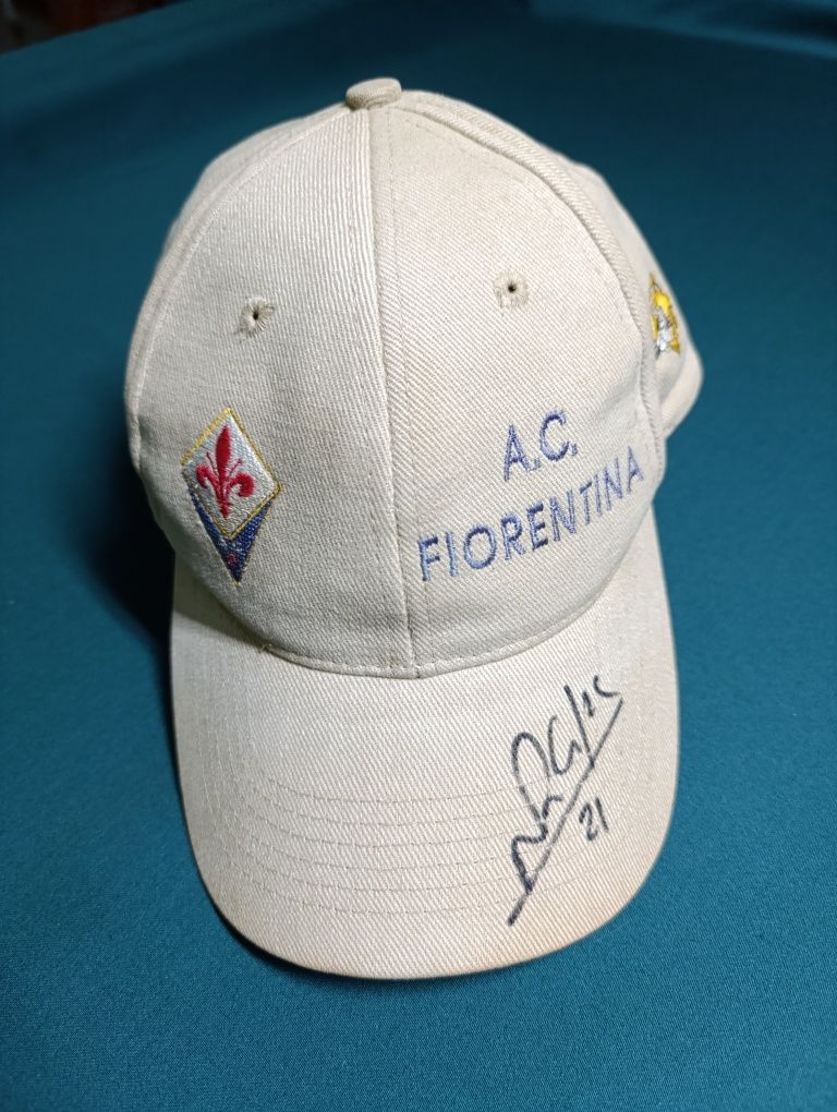 Camisolas autografadas Rui Costa Fiorentina/Milan e boné Nuno Gomes
