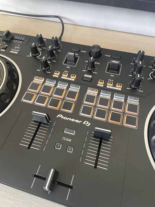 Pioneer DJ DDJ-REV1 Controladora DJ
