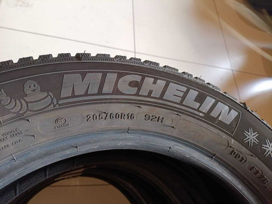 Комплект шин б/у 205/60R16 92H Michelin Alpin 5