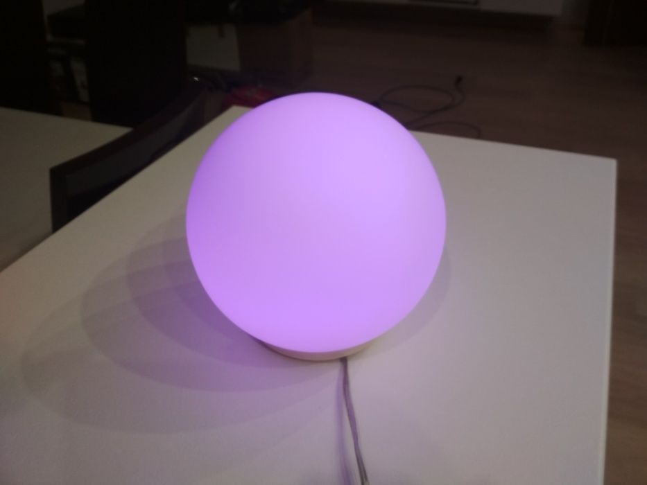 Lampka zmieniająca kolory