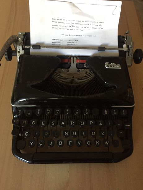 Máquina de escrever - Erika Modelo 10 Portátil
