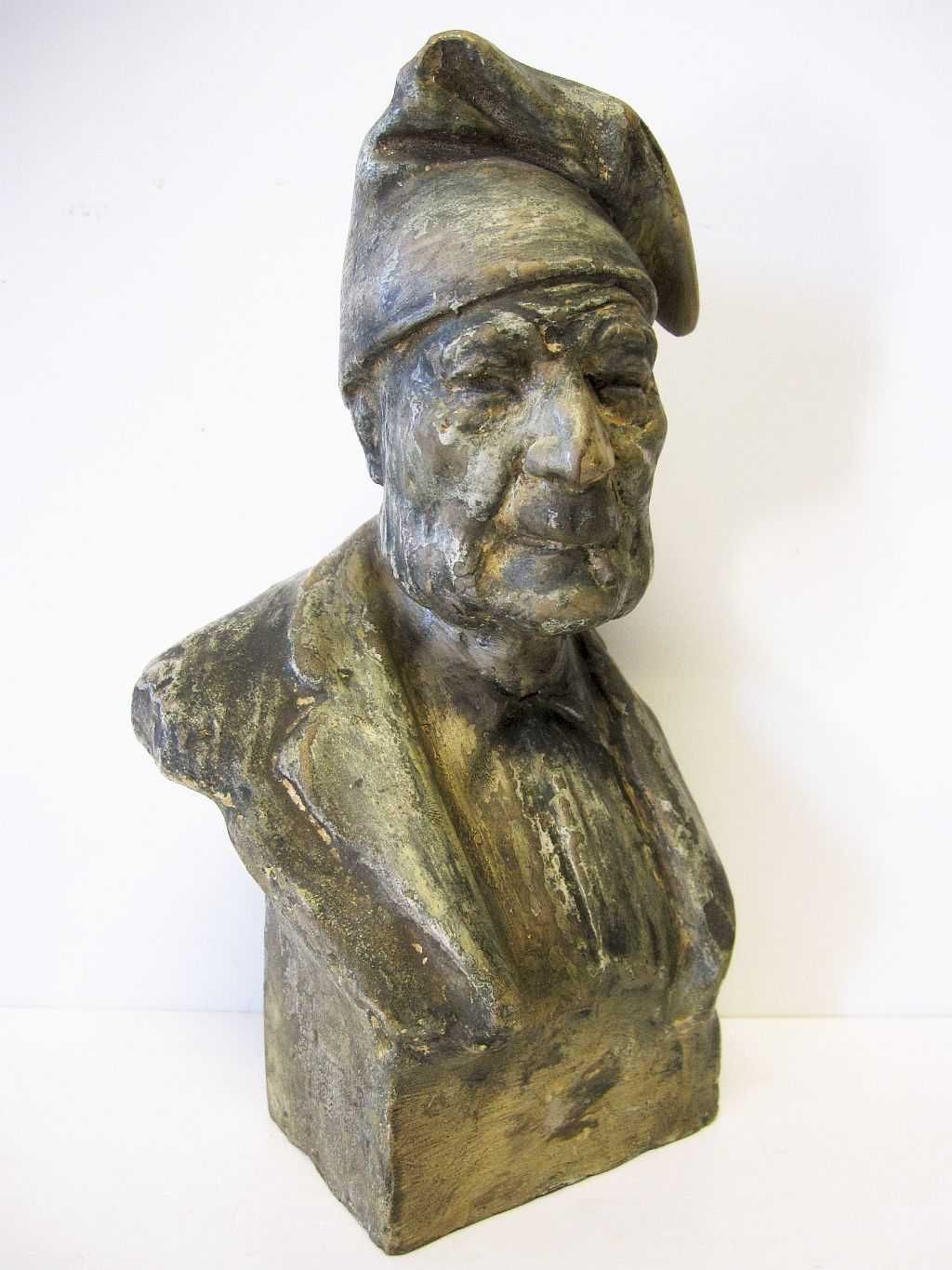 antigo busto de um velho pescador em faiança europeia