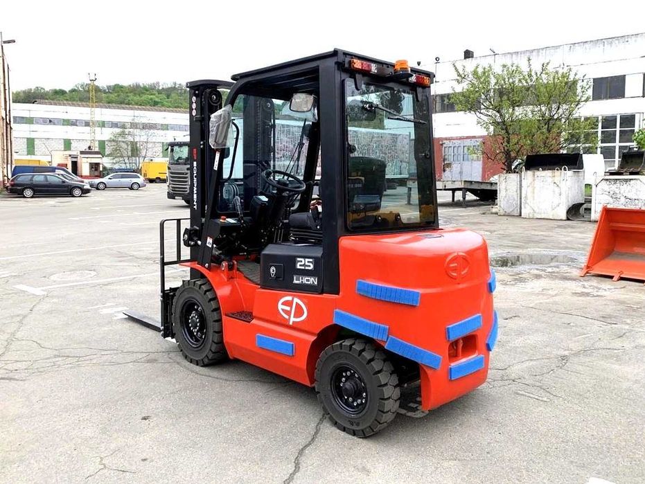 Новий електричний навантажувач EFL252 Li-Ion, 410Ah, 2.5т, 4,8м кабіна