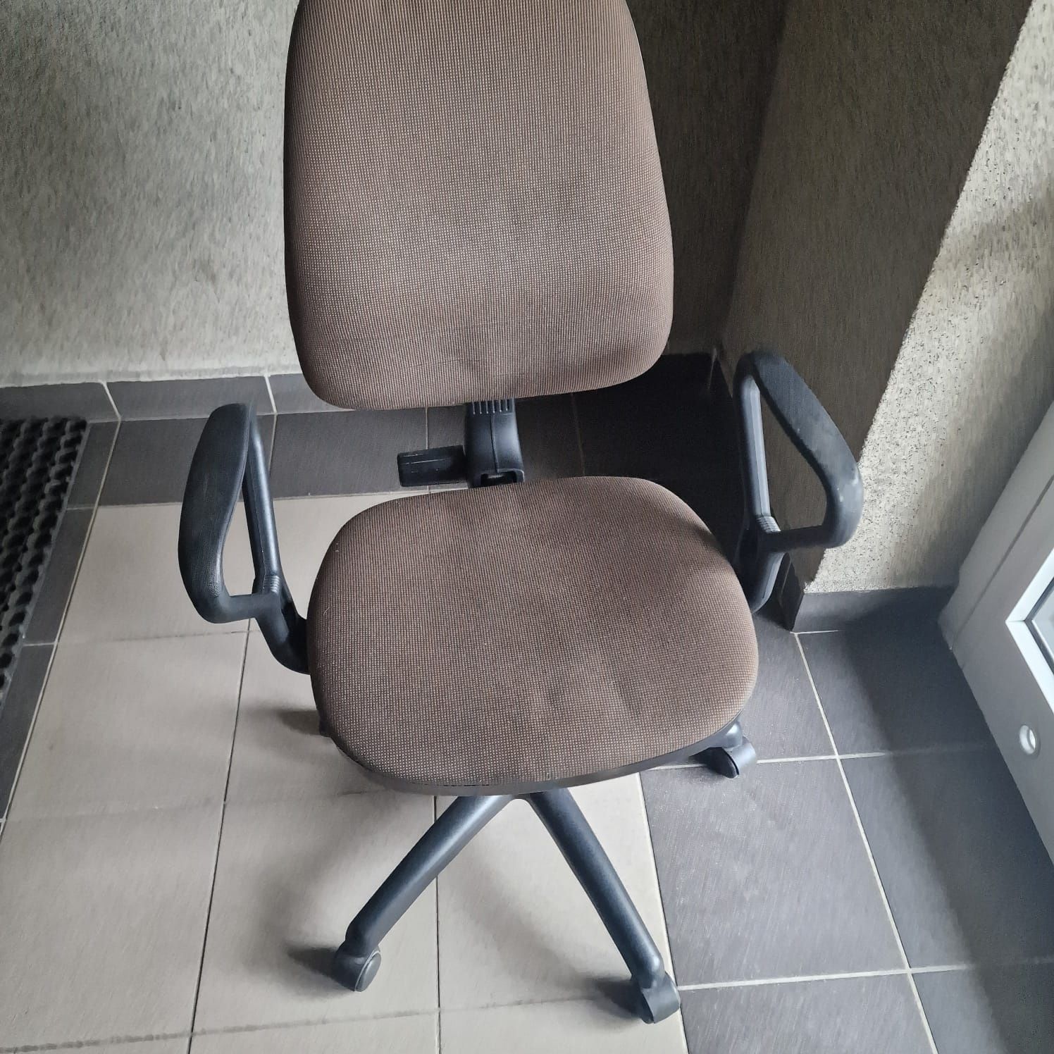 Krzesło obrotowe biurowe / fotel do biurka