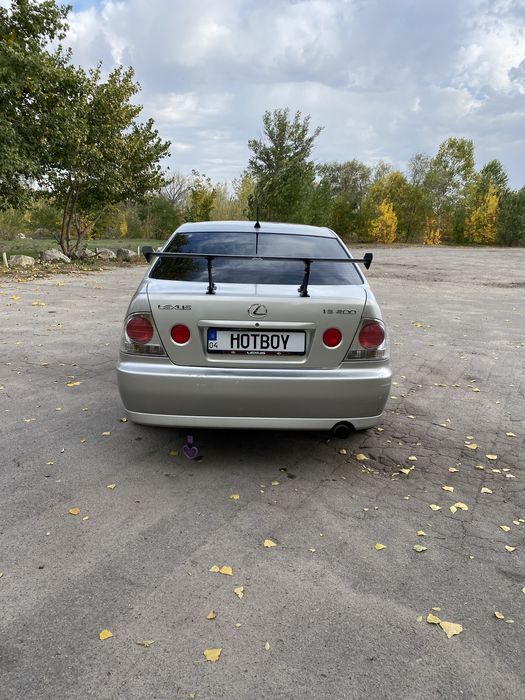 Продам Lexus is200, 2,0