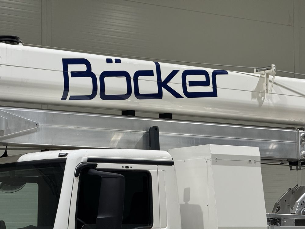 Dźwig dekarski Böcker AK 42 żuraw ciesielski