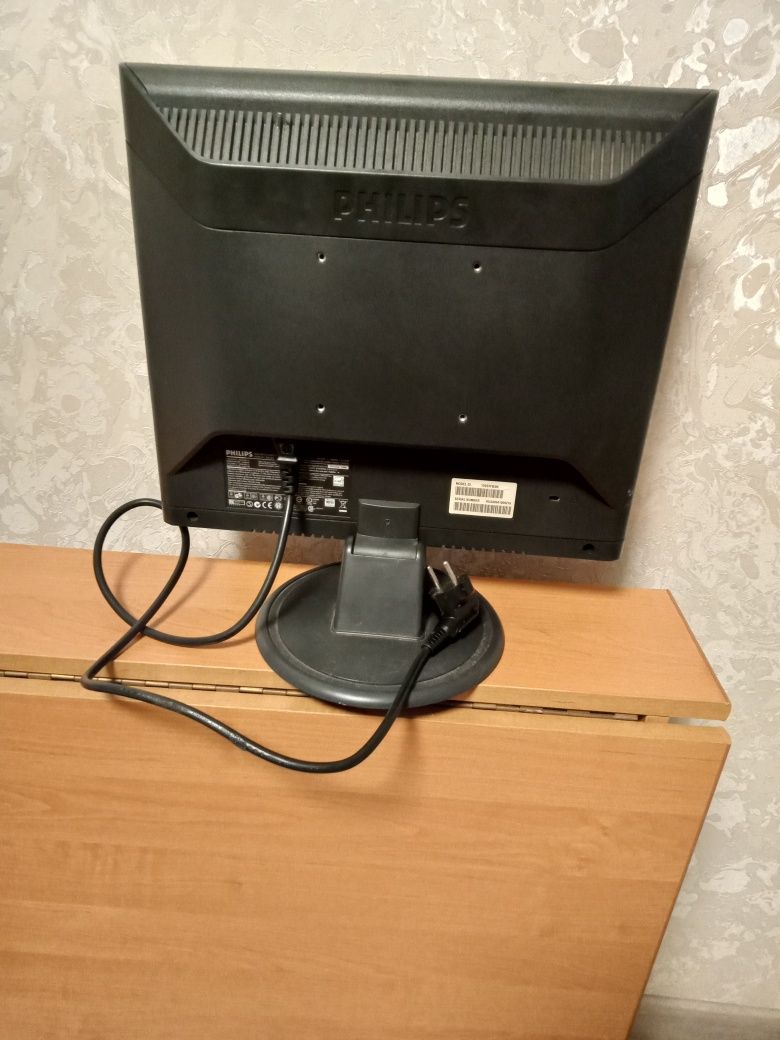 Монитор 19 дюймов philips model 170s7 75 Гц.