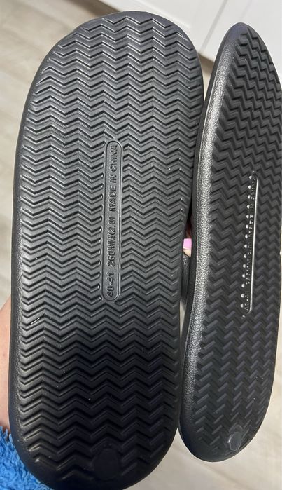 Шльопанці, вєтнамки яркі