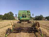 John Deere 630  kombajn zbożowy