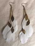 Kolczyki bardzo długie Boho/Vintage pióra, Biel/White