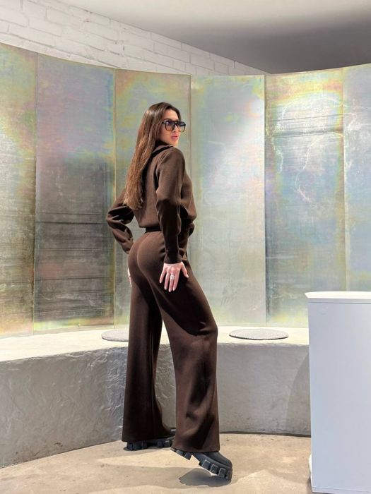 Нереальні жіночі костюми!