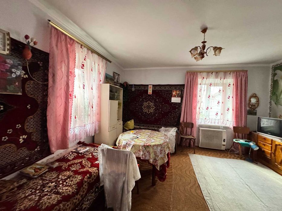 Продаж окремостоячого будинку в смт Турбів