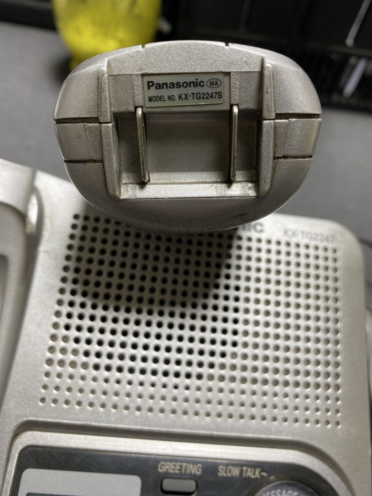 Телефон Panasonic KX-TG2247 радіотелефон