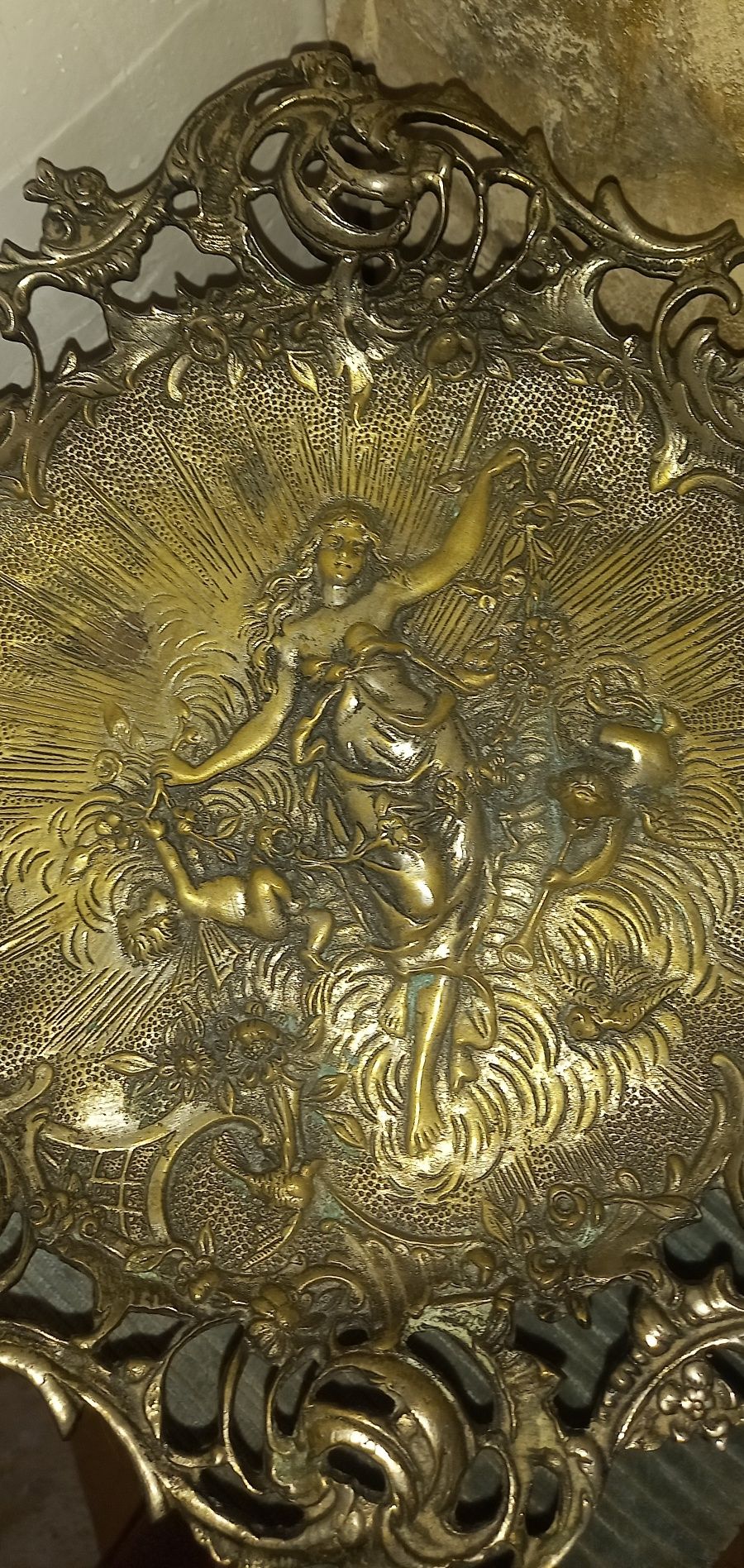 Centro de mesa em bronze Ninfa-Diosa-Angels, diâmetro 35cm,pesa 3kg