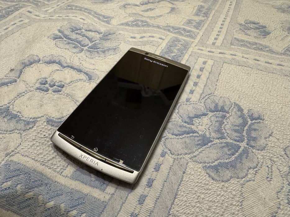 Продам телефон Sony Ericsson Experia Arc S LT18i