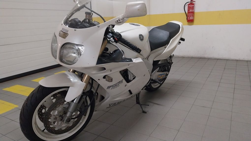 Yamaha FZR 1000 EXUP