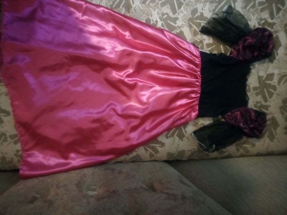 Платье нарядное карнавальное принцесы 128-140рост хелуин