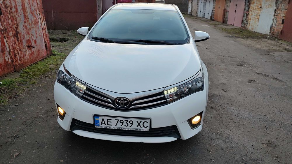 Продам TOYOTA COROLLA 2015 г.в.