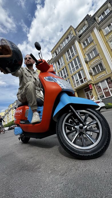 Прокат оренда електро скутерів оренда мопедів 2000 грн тиждень