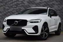 Volvo XC 60 R DESIGN B4 LIFT197ps PANORAMA Black Edition Kamera HAK Skóra El klapa