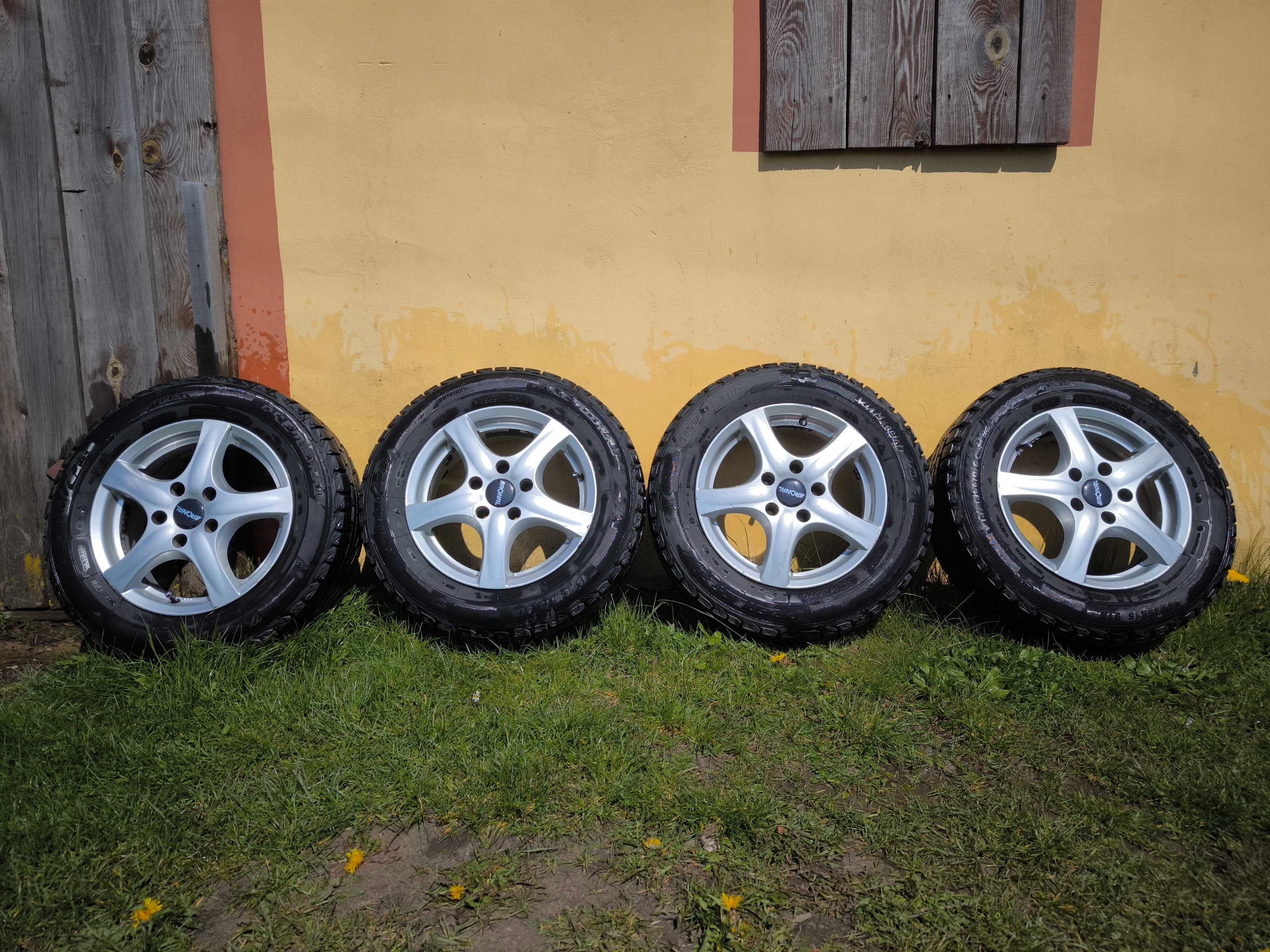 Felgi z Oponami Zimowymi 195/65R15 rozstaw śrub 5x114,3