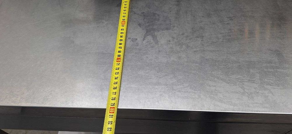 Потужний стіл-гігант з нержавійки для вашого бізнесу