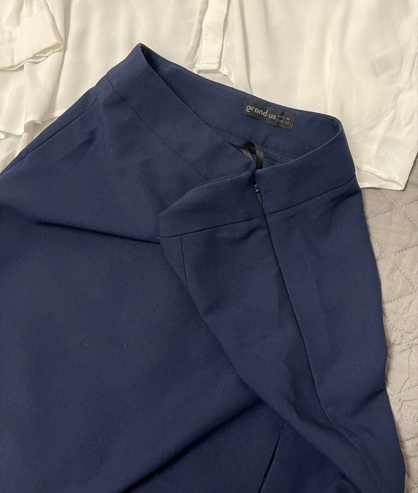 Спідниця міді з розрізом стан нової