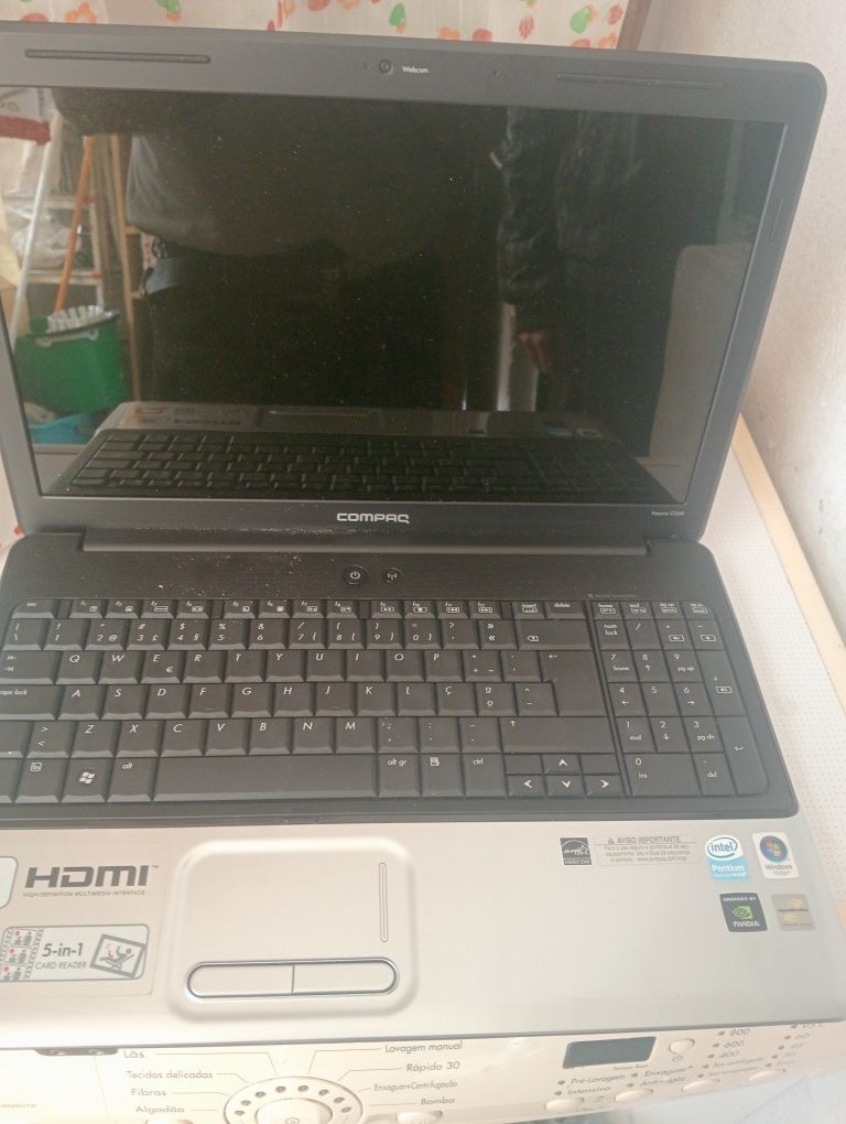 Computador com carregador