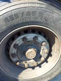 Jantes e pneus 455/45 R22.5