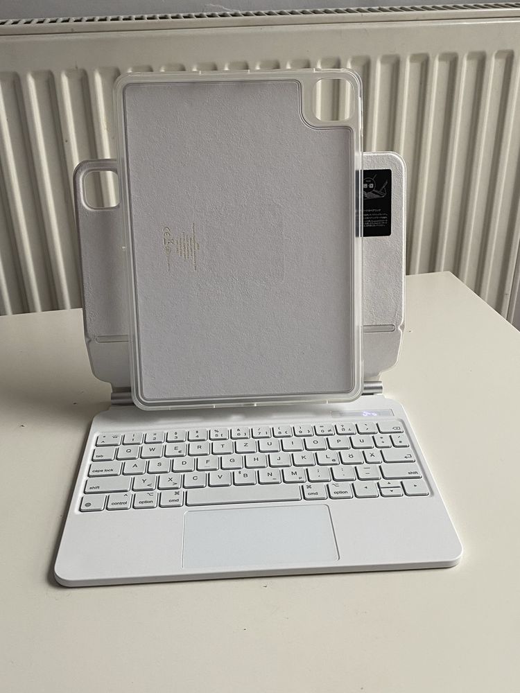 ESR Rebound 360° Magnetic Keyboard Case iPad Pro Air 11”