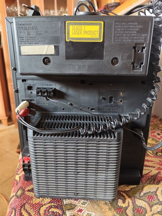 Wieża Panasonic na  5 CD + 2 kasety  z kolumnami