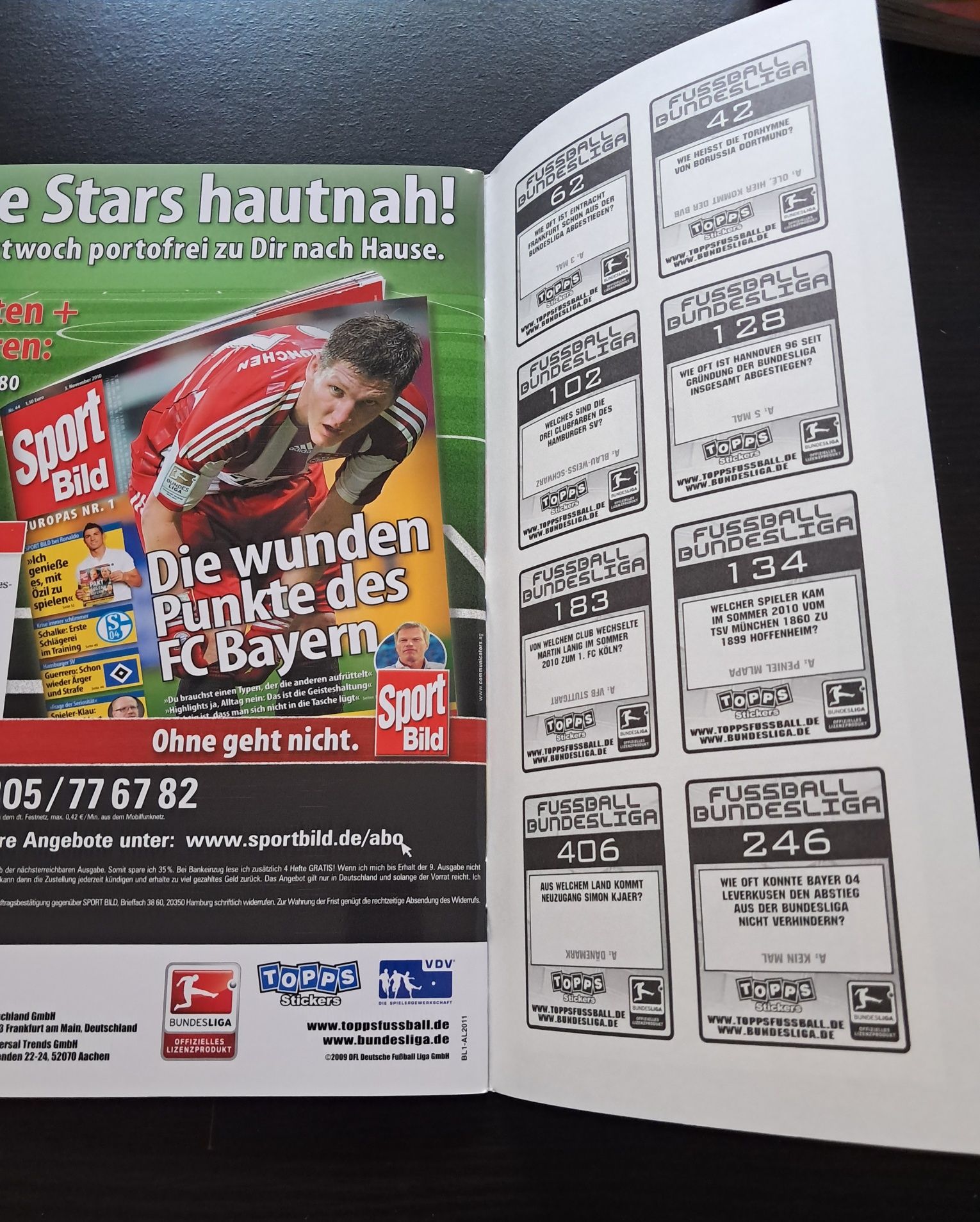 Caderneta vazia com cromos promocionais Bundesliga 2010 da Topps