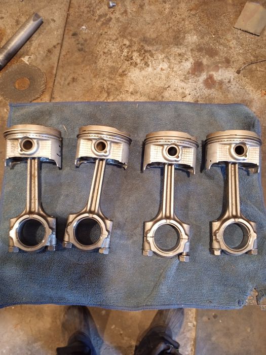 Поршні Suzuki gsx750f katana