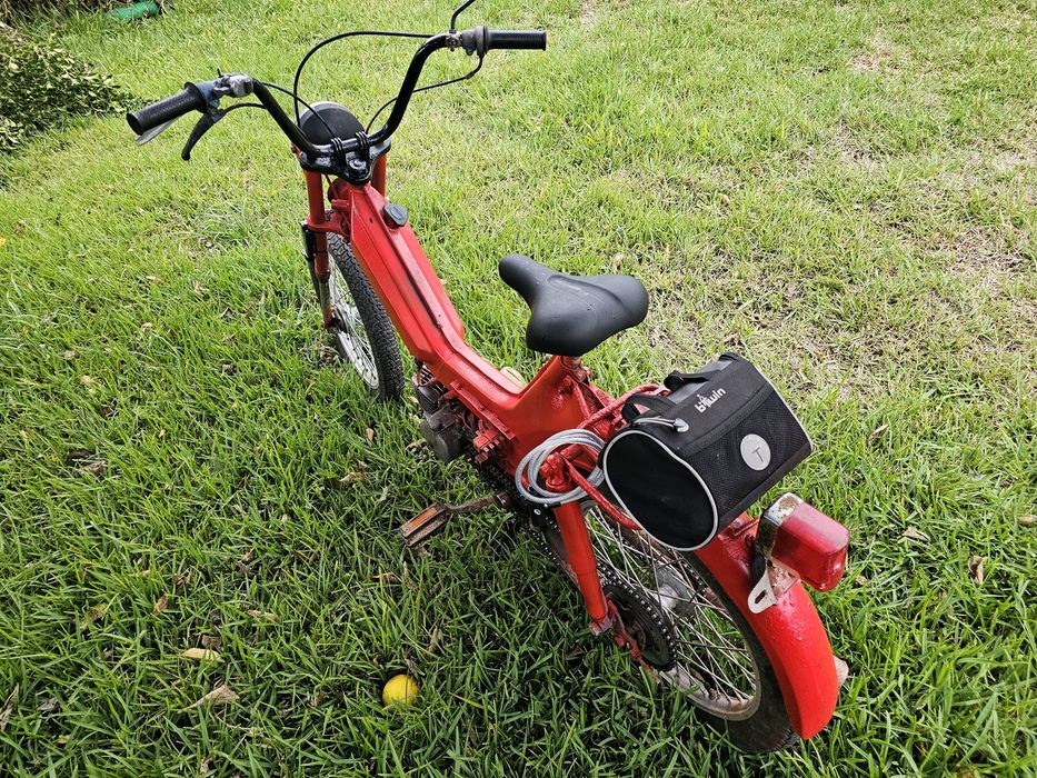 Motocicleta Casal (pedais/ mobilete) Possível conduzir sem carta.