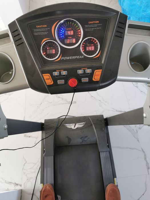 Bieżnia Elektryczna 16km/h. uchylana elektrycznie