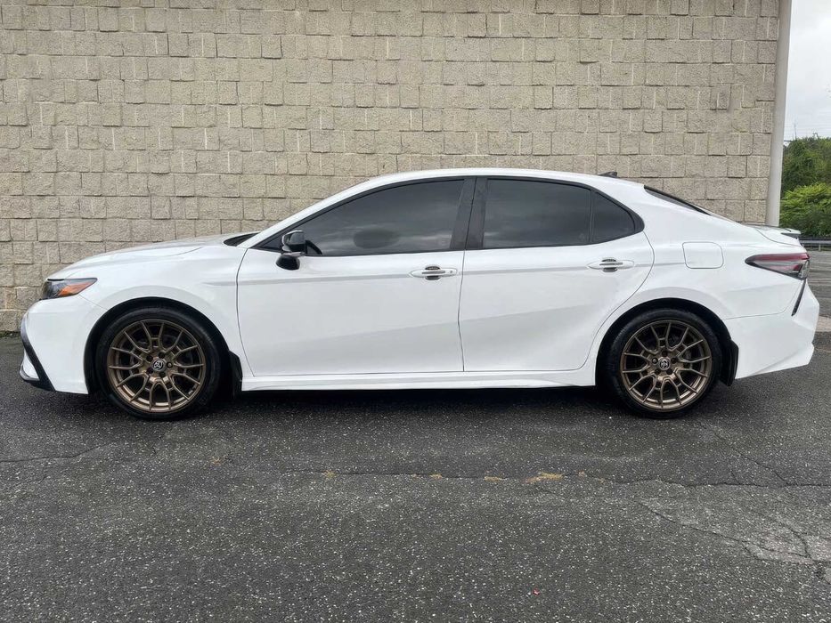 Toyota Camry      2023