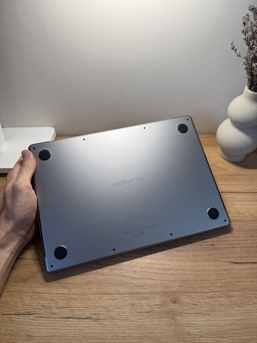 MacBook Pro 14 2021 M1 Pro 32GB RAM 512GB SSD 90%