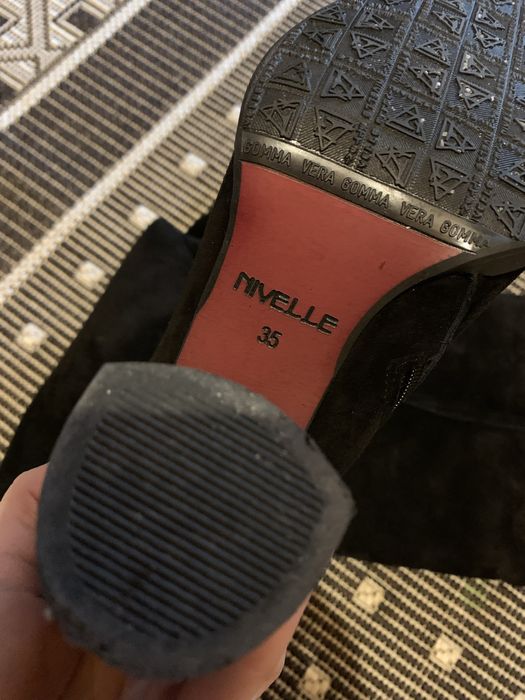 Стильні демісезонні ботфоти.