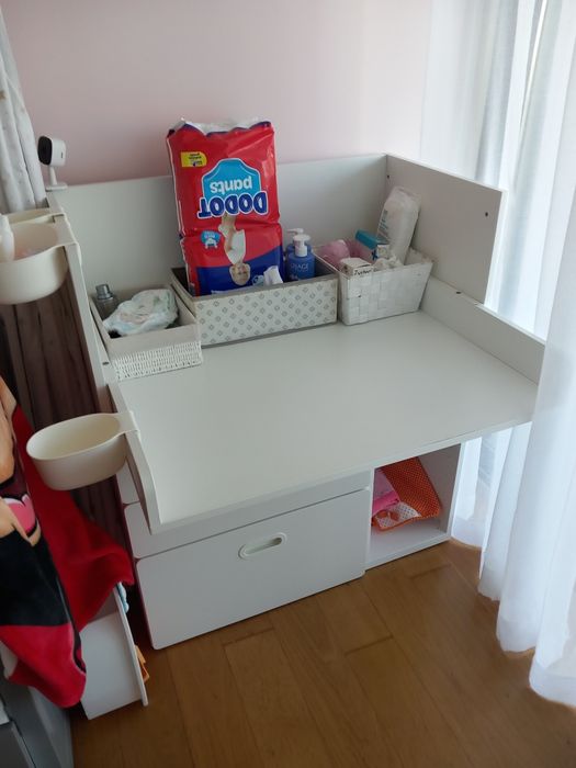 Secretaria/Trocador Ikea