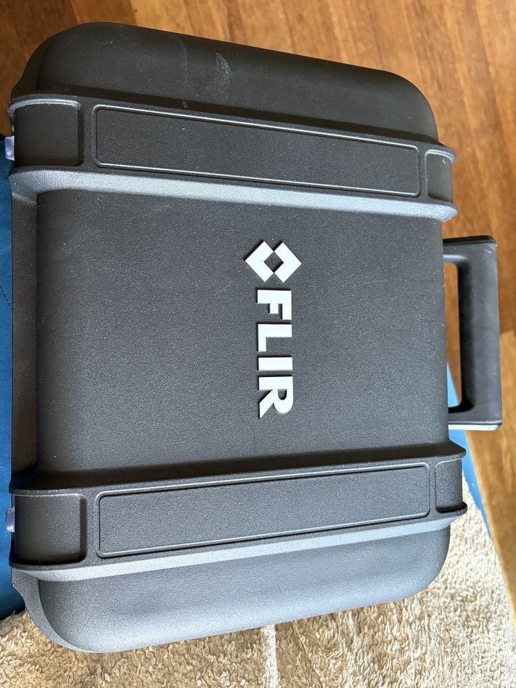 Kamera termowizyjna FLIR E6