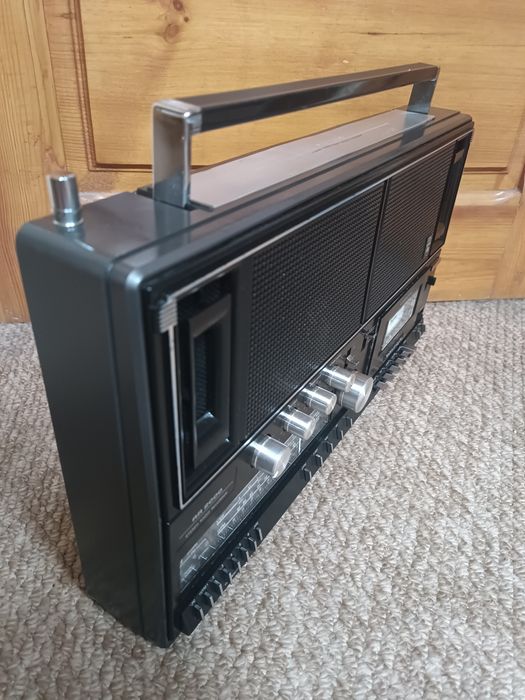 GRUNDIG RR 2000 Магнитола
