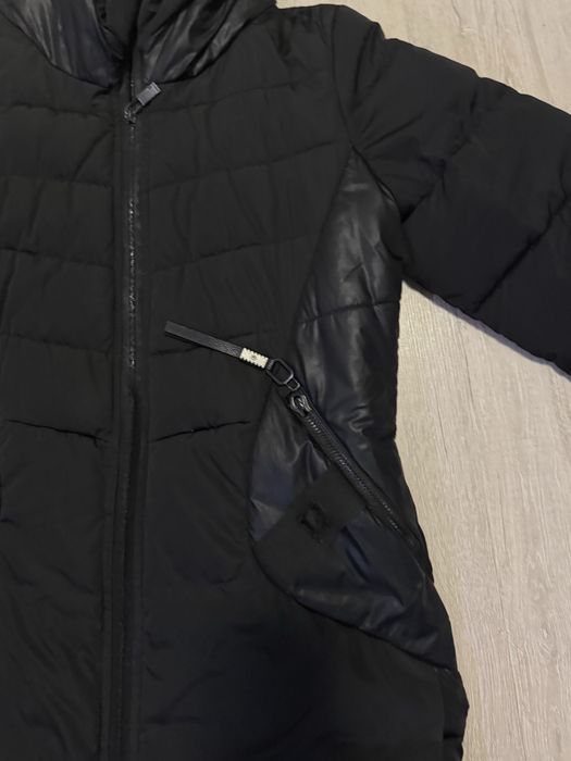 Жіноче пальто-пуховик чорне