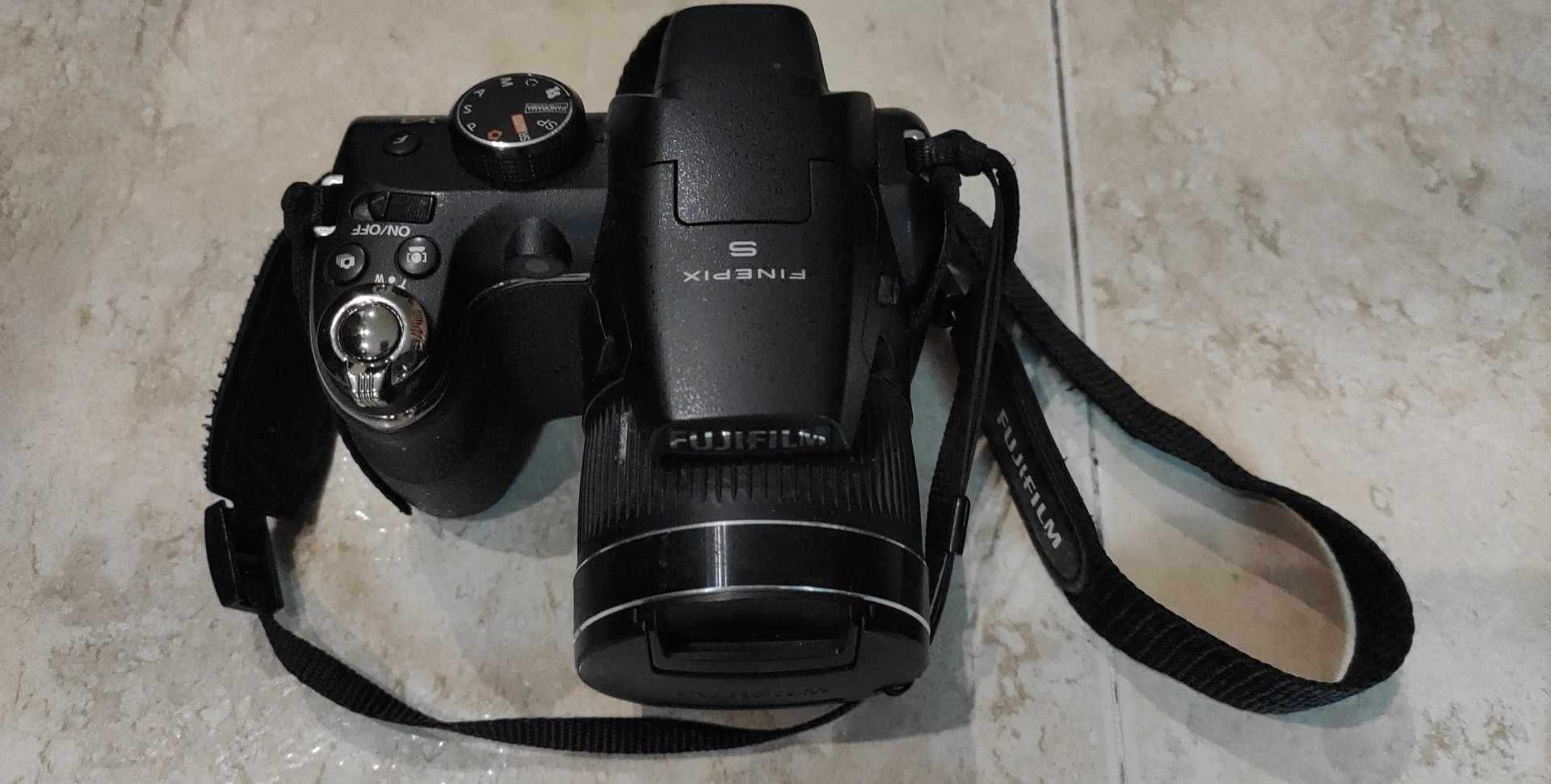 Máquina fotográfica FUJIFILM S3400
